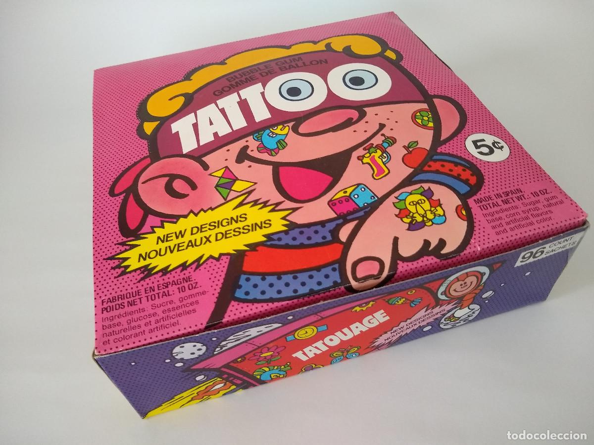 Figuras de Goma y PVC: Caja con 95 sobres Dunkin Tattoo con calcamon&iacute;a Gallina Blanca Barcelona a&ntilde;os 70