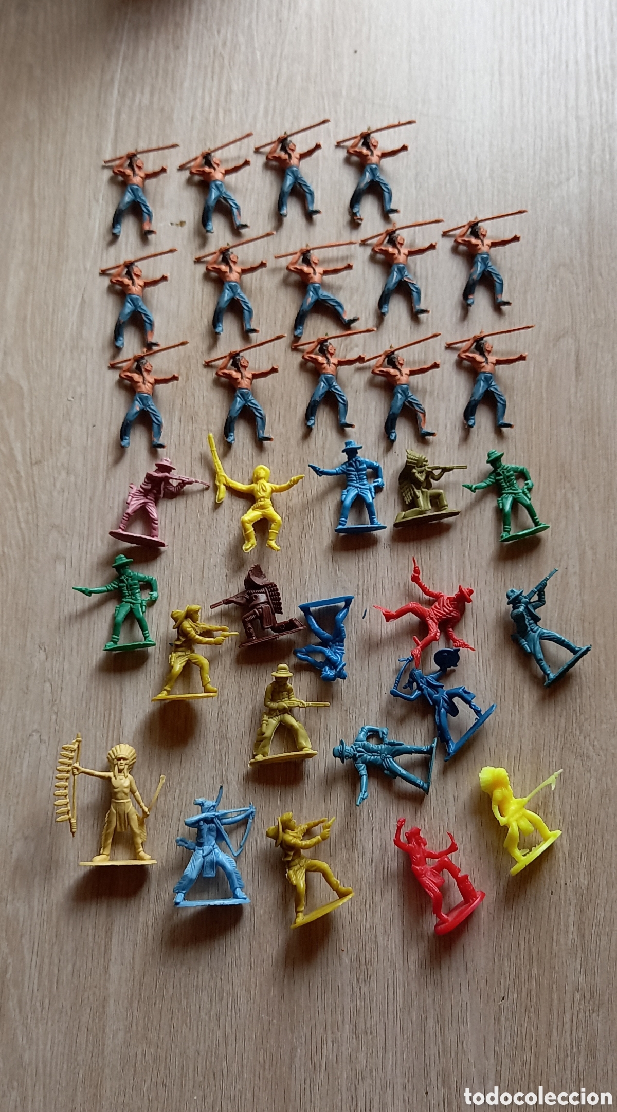 Figuras de goma y PVC: LOTE VAQUEROS Y INDIOS , COMANSI? MU&Ntilde;ECOS - Foto 1