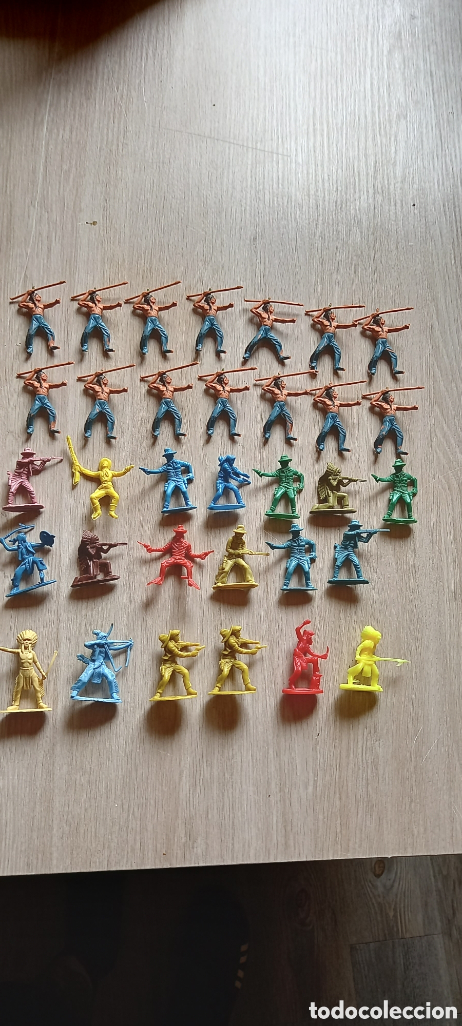 Figuras de goma y PVC: LOTE VAQUEROS Y INDIOS , COMANSI? MU&Ntilde;ECOS - Foto 2