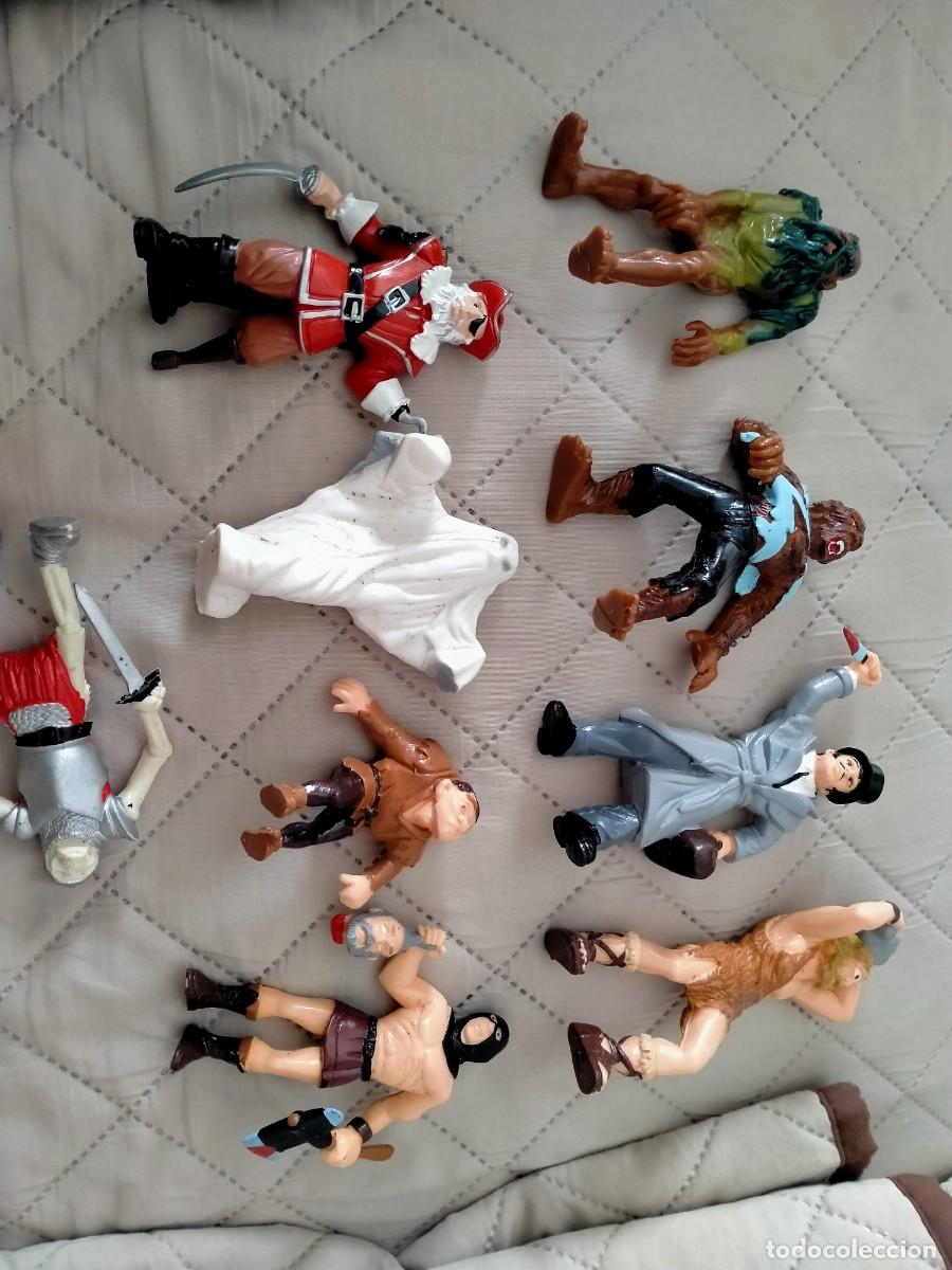 Figuras de goma y PVC: figuras de monstruos - Foto 1