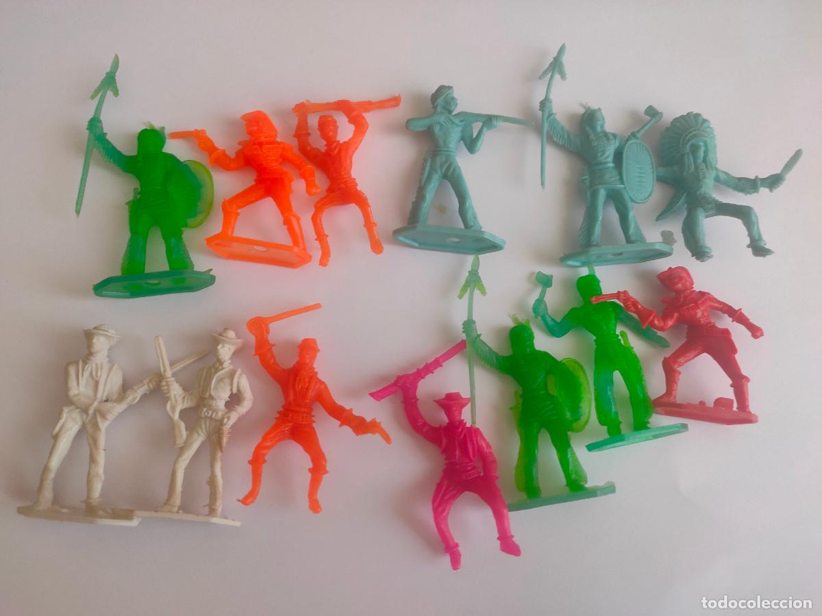 Figuras de goma y PVC: Indios vaqueros y soldados del minioeste de Comansi. Mini oeste - Foto 1