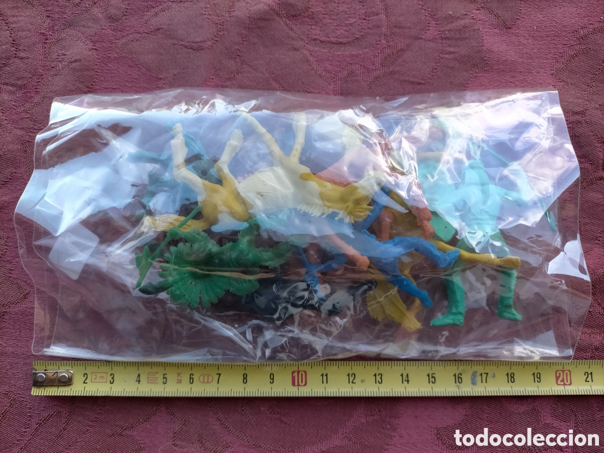 Figuras de goma y PVC: Lote de indios y vaqueros de pl&aacute;stico PIPERO caballos - Foto 2