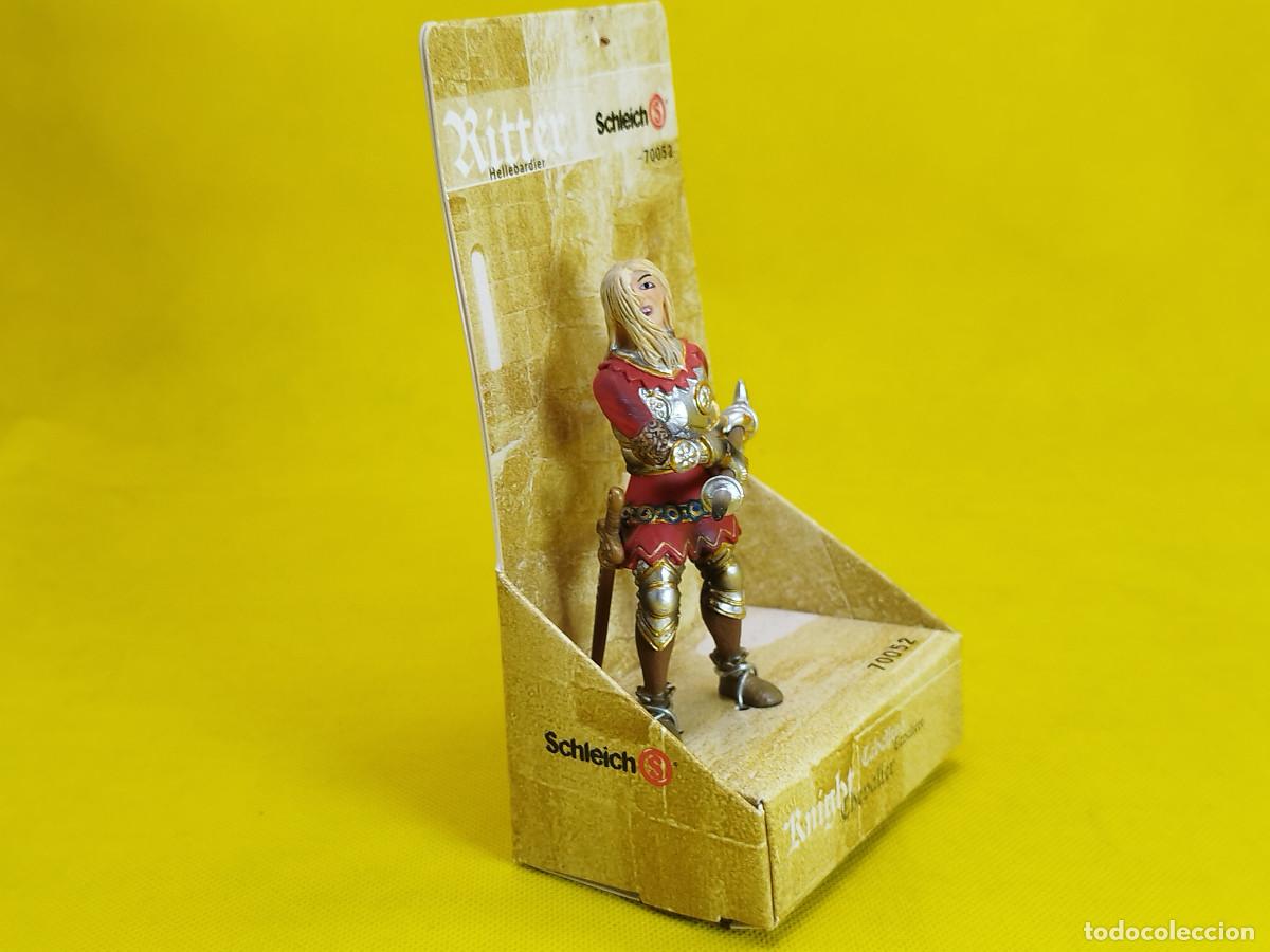 Figuras de goma y PVC: Schleich Alabardero REF 70052 - Foto 2