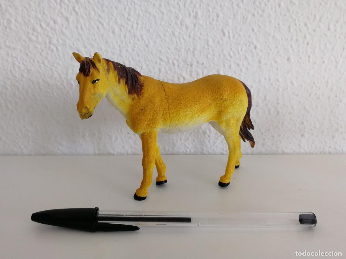 Figuras de Borracha e PVC: FIGURA - CABALLO DORADO - PVC