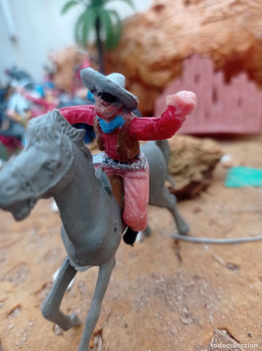 Figuras de goma y PVC: Vaquero y caballo de comansi - Foto 1