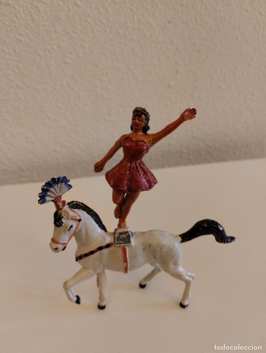Figuras de goma y PVC: Mujer equilibrista con su caballo. Jecsan - Foto 1