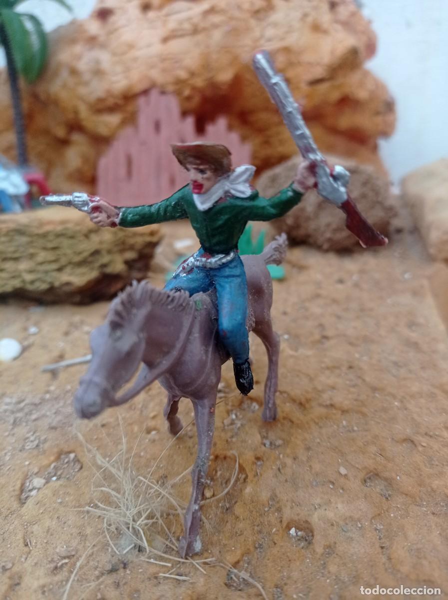 Figuras de goma y PVC: Vaquero y caballo de comansi - Foto 1
