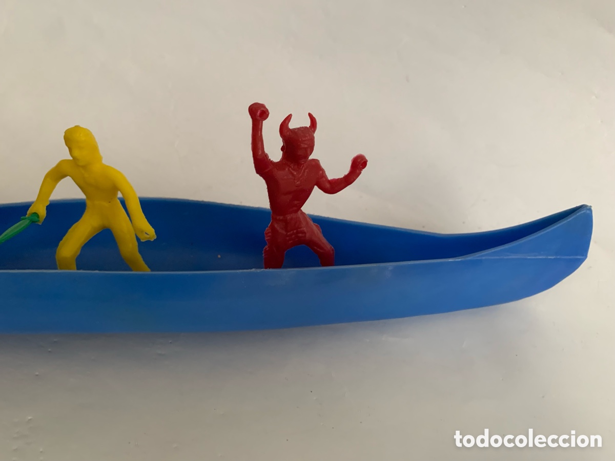 Figuras de goma y PVC: Piragua canoa indios pl&aacute;stico 60 mm - Foto 3