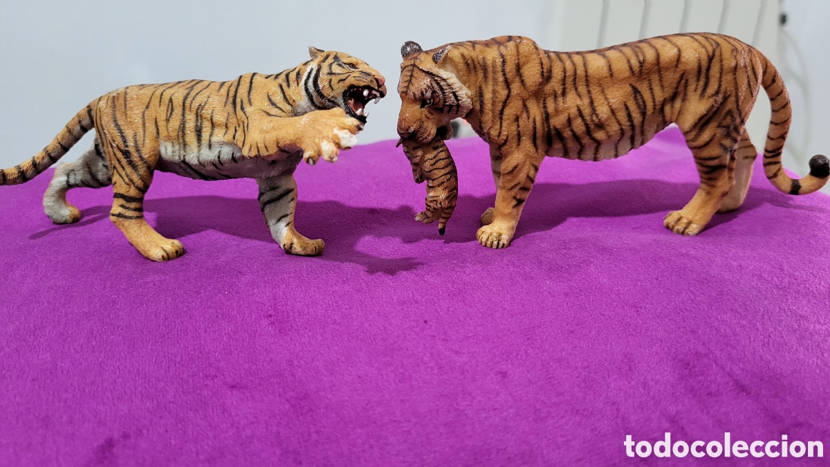 Figuras de goma y PVC: Figuras colecci&oacute;n tigres - Foto 1