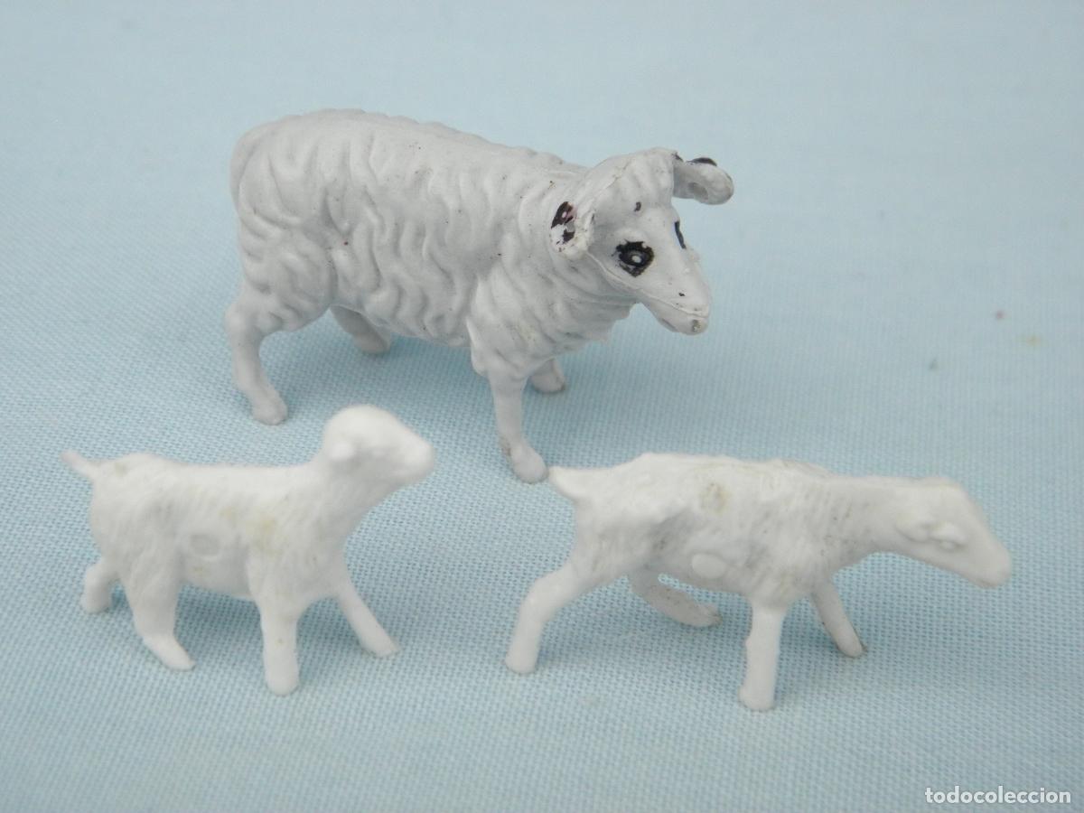 Figuras de Goma y PVC: Antiguas figuras Ovejas madre y corderos en miniatura para dioramas