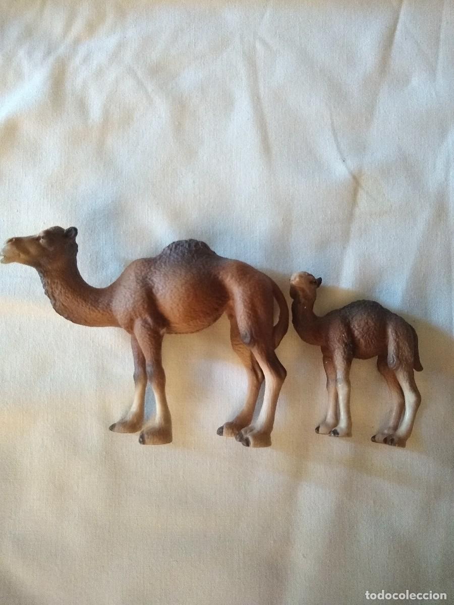 Figuras de goma y PVC: Dromedario con cr&iacute;a marca Schleich - Foto 3