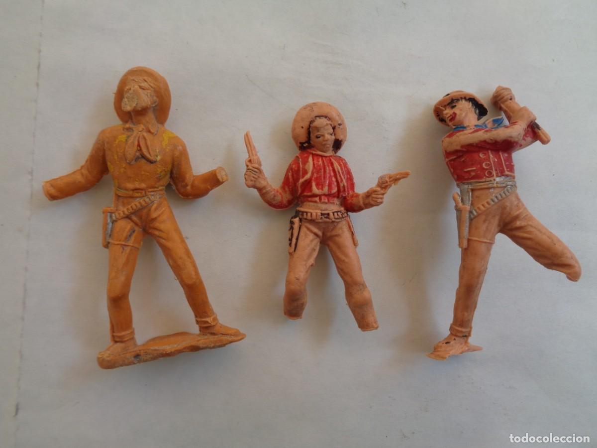 Rubber and PVC Figures: LOTE DE 3 ANTIGUAS FIGURAS DE PLASTICO DEL OESTE : COMBOYS EN MAL ESTADO . POLICROMADAS