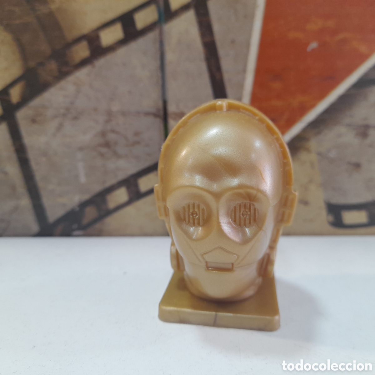 Figuras de goma y PVC: Busto de pl&aacute;stico de C3PO. - Foto 1