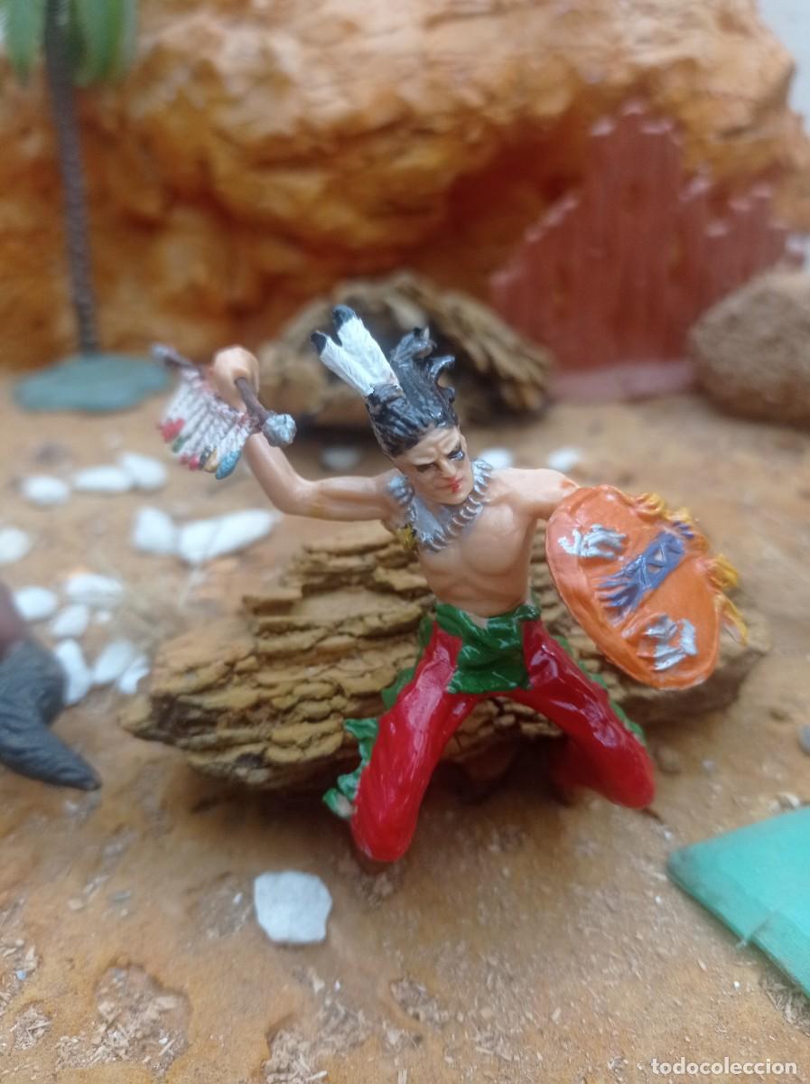 Figuras de goma y PVC: Indio y caballo de elastolin - Foto 4