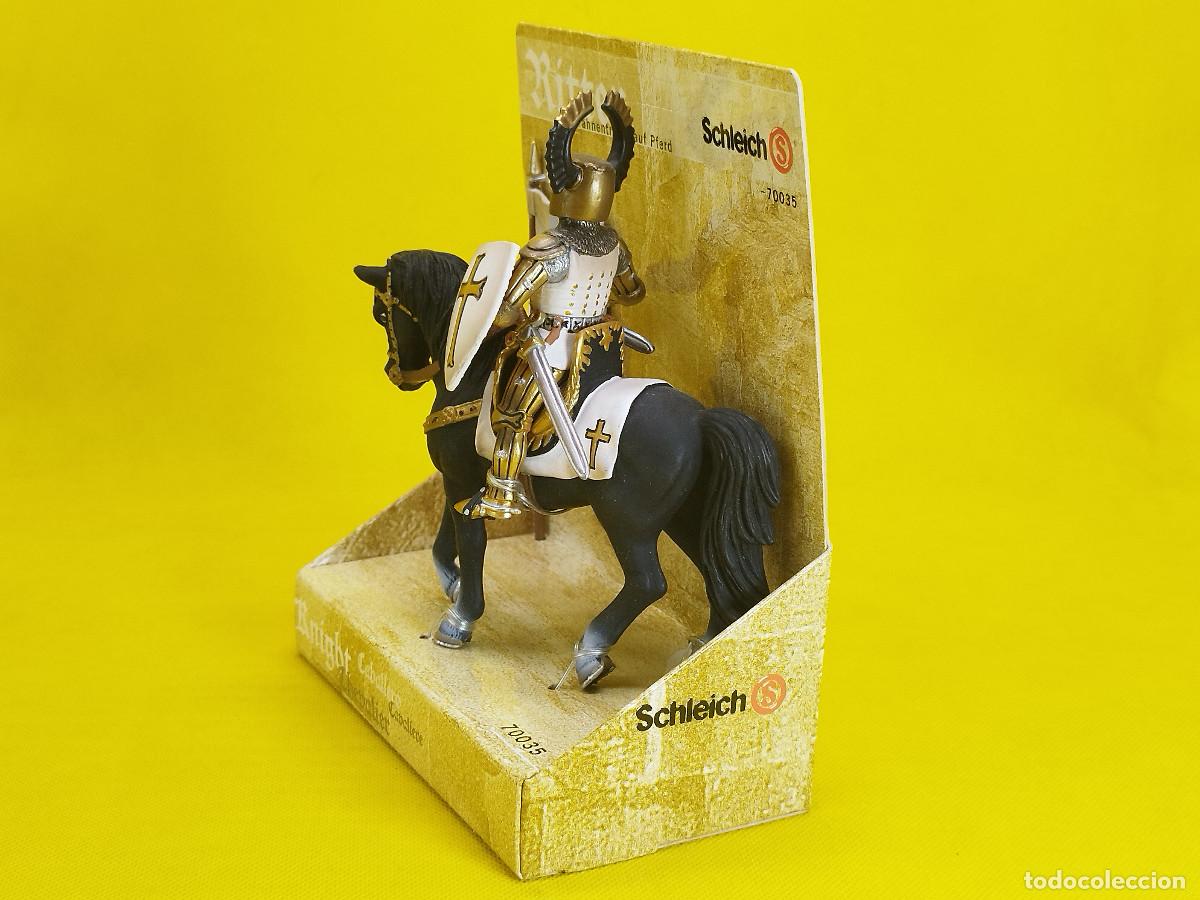 Figuras de goma y PVC: Schleich Abanderado Teut&oacute;n a caballo REF 70035 - Foto 3