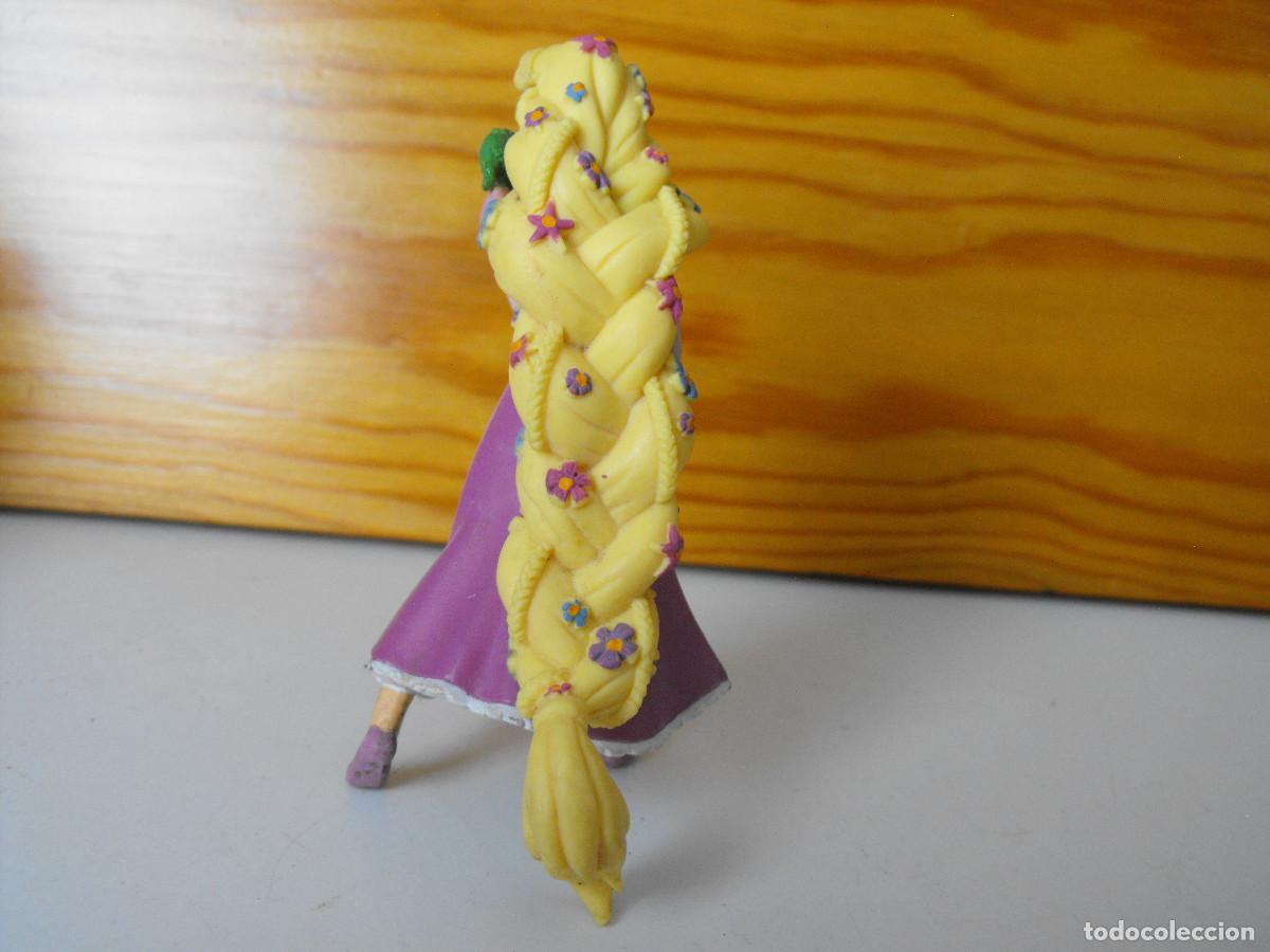 Figuras de goma y PVC: Figura de princesa. Disney BULLYLAND. - Foto 3