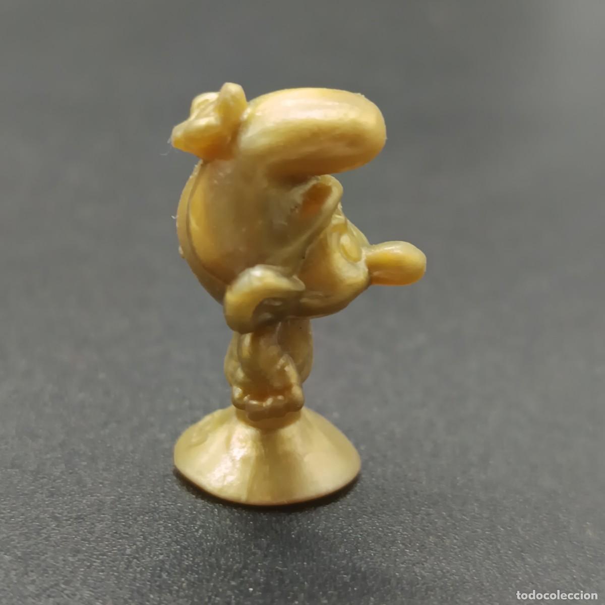 Figuras de goma y PVC: LDL STIKEEZ 2017 PITUFO DORADO - Foto 2