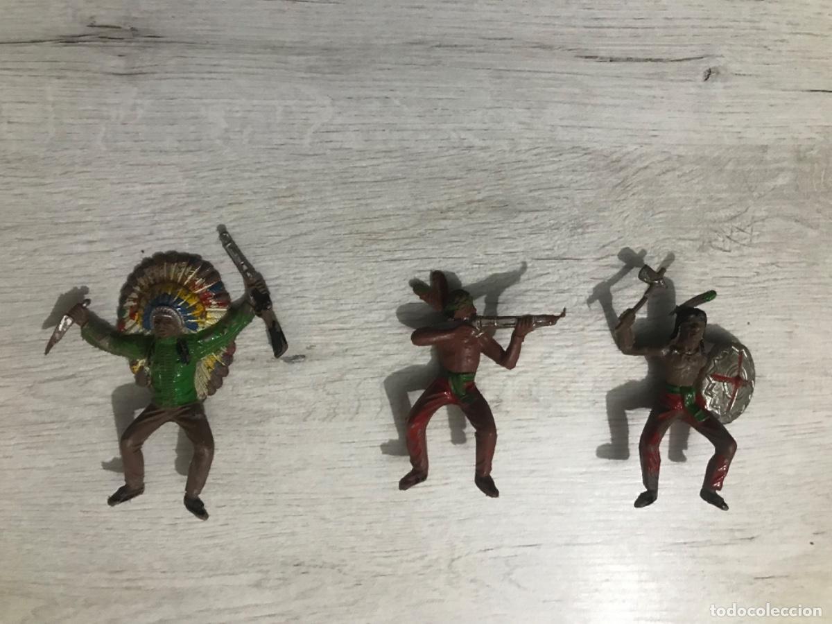 Figuras de goma y PVC: Lote de 3 indios realizados en plastico - Foto 1
