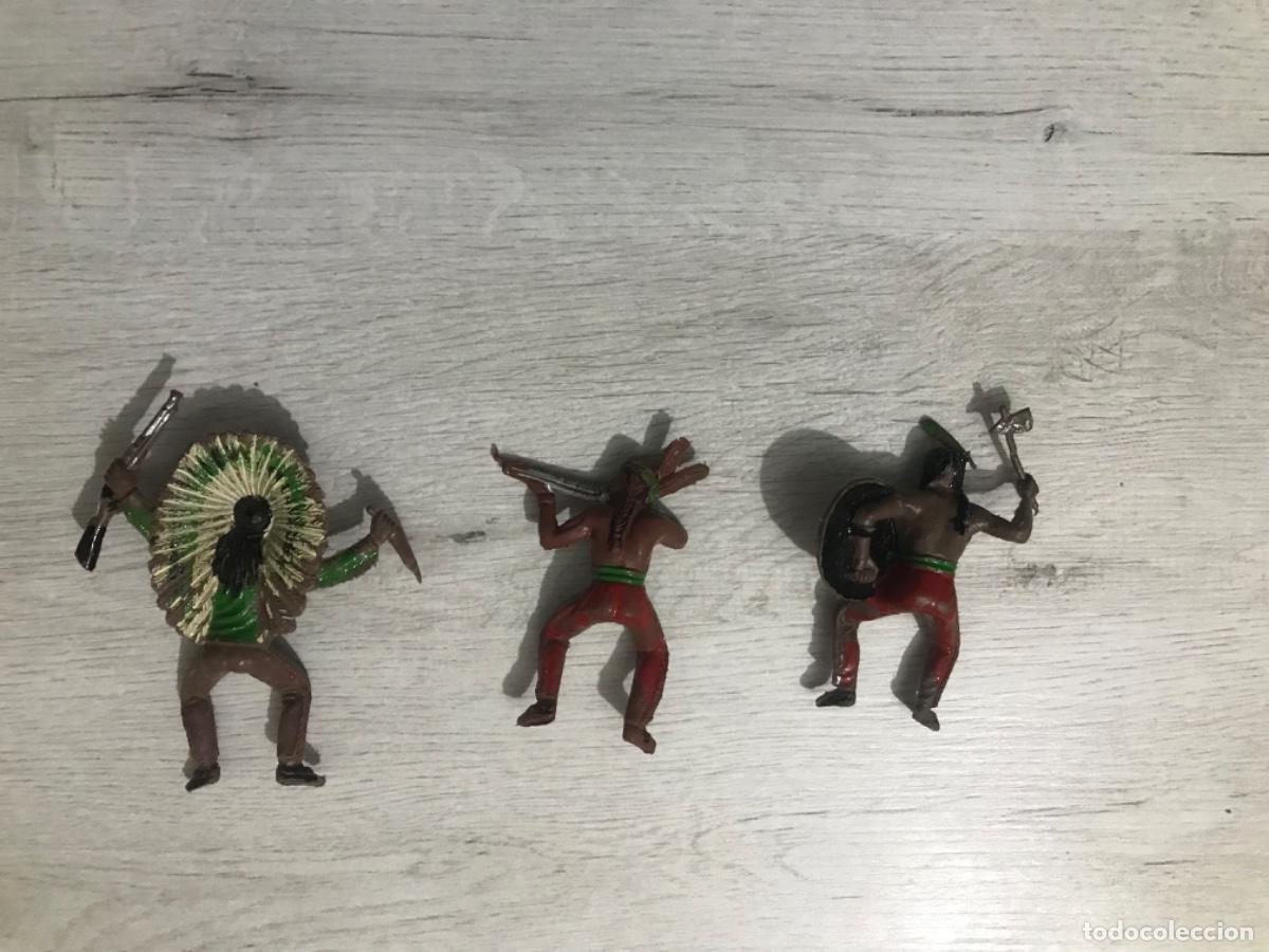 Figuras de goma y PVC: Lote de 3 indios realizados en plastico - Foto 2