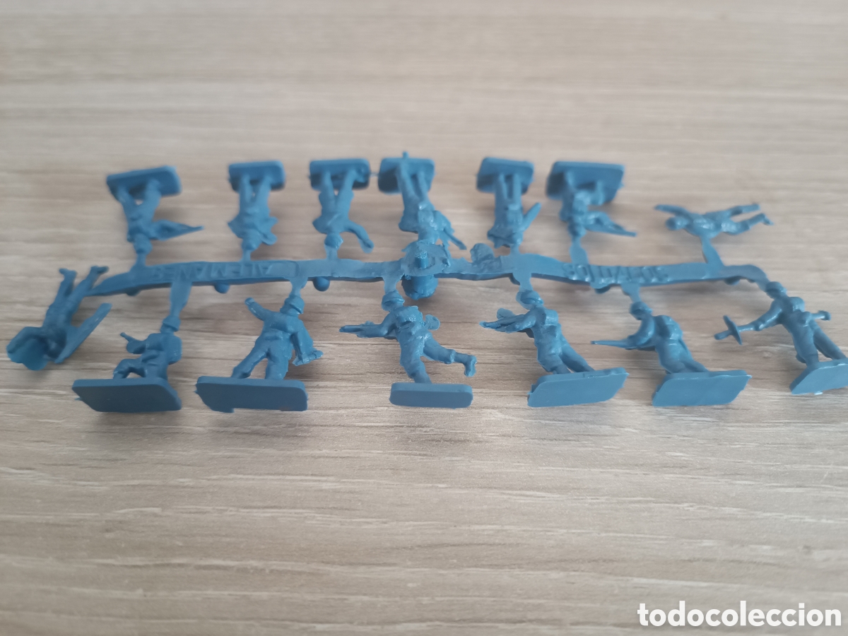 Figuras de goma y PVC: Colada de alemanes - montaplex - Foto 1