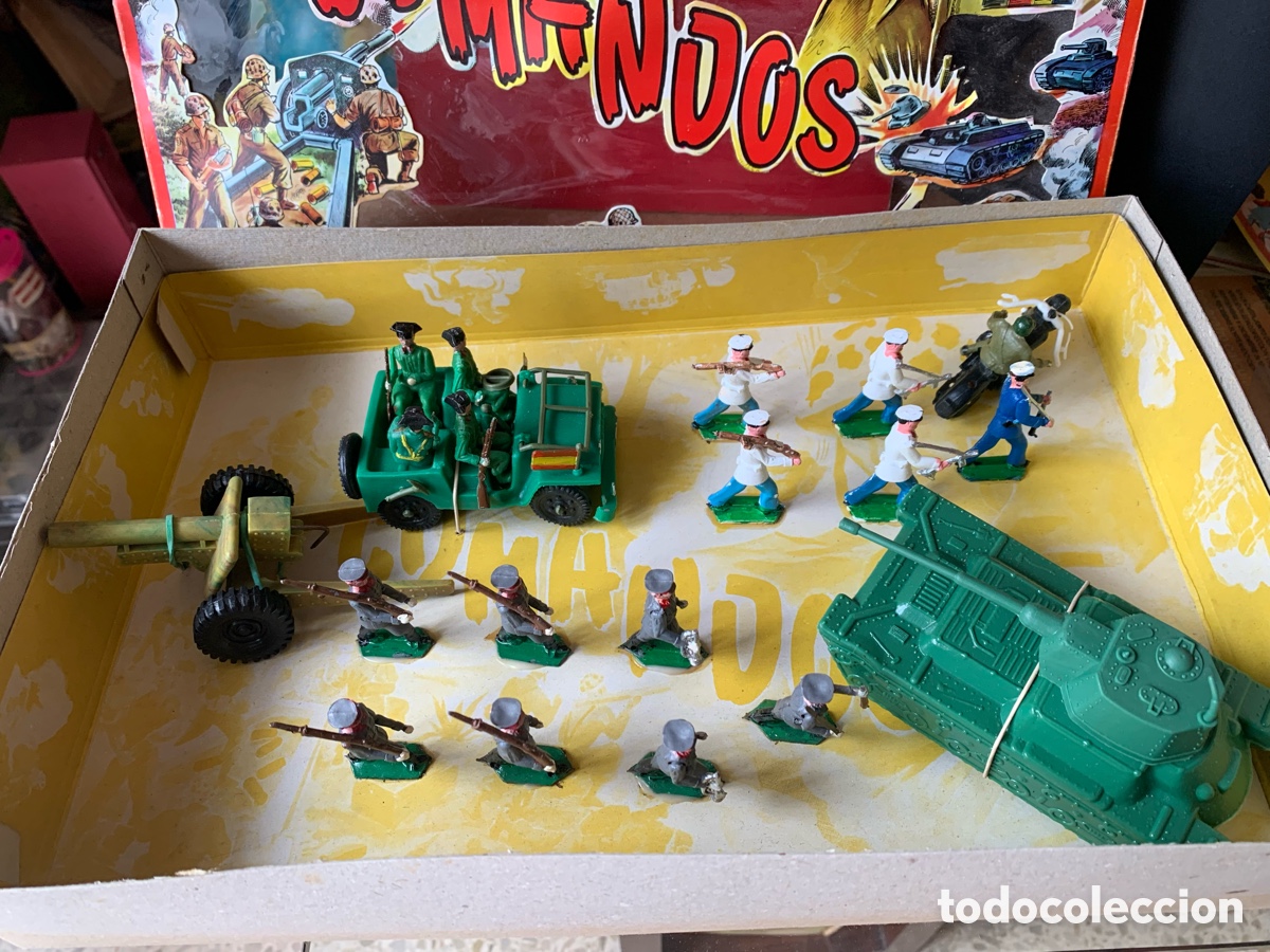 Figuras de goma y PVC: CAJA ORIGINAL DE COMANDOS. TORRES MALTAS. - Foto 2