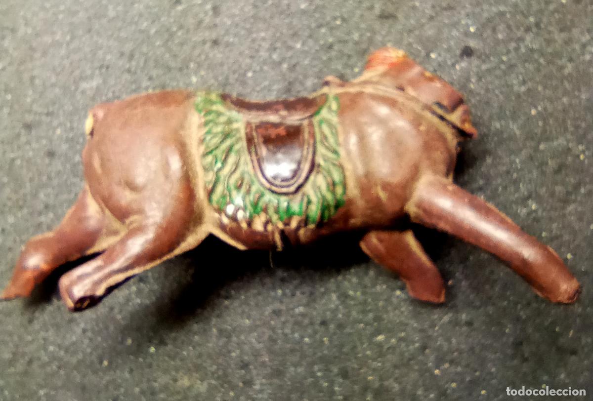 Figuras de goma y PVC: A&ntilde;os 50 - Indios y vaqueros trozo caballo - Foto 1
