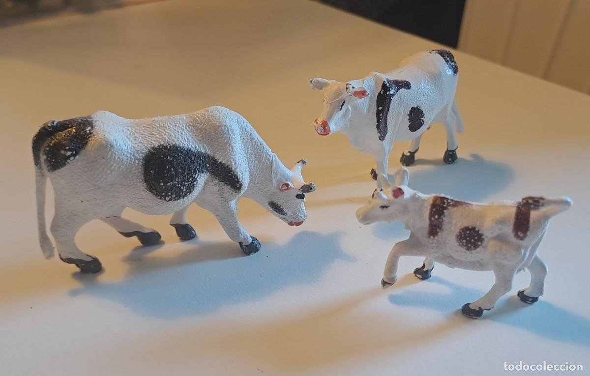 Figuras de goma y PVC: ANIMALES DE LA GRANJA - MINI FIGURAS DE VACA Y TERNEROS - Foto 1
