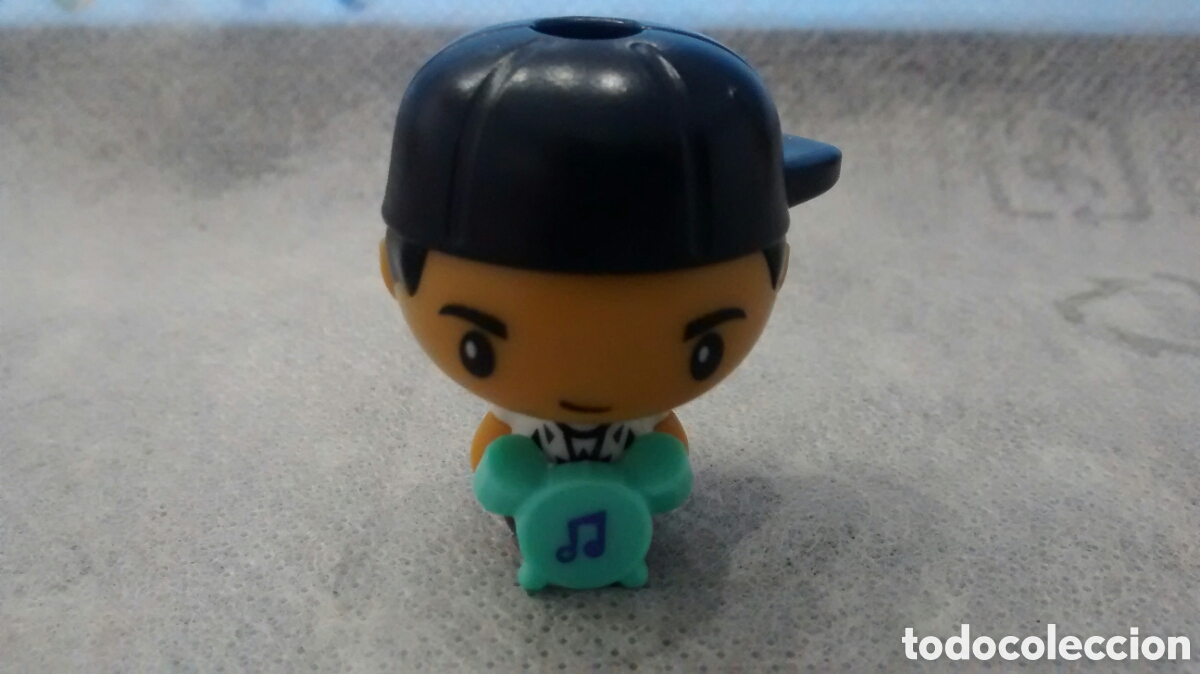 Rubber and PVC Figures: KINDER FUNKO VU 407 PBZ COLECCION PREMIUM SORPRESA.