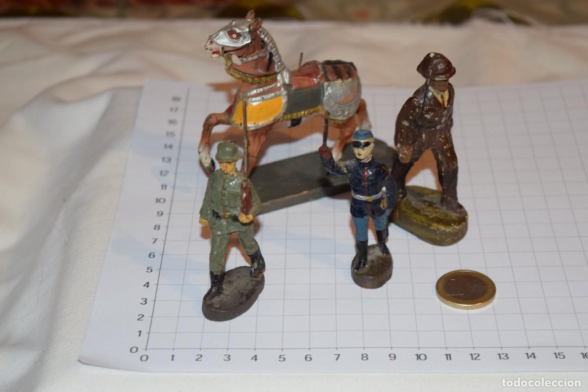 Figuras de Borracha e PVC: Lote 4 figuras variadas de masa o similar / Marca ELASTOLIN y otras - A&ntilde;os 30 / 50 - &iexcl;Mira, dif&iacute;cil!