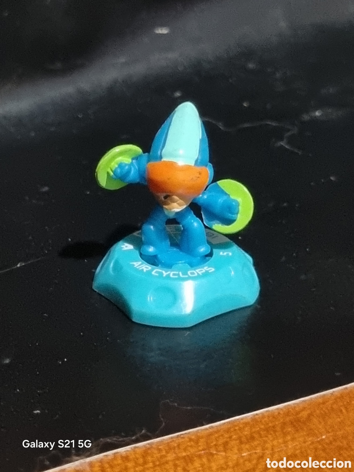 Figuras de goma y PVC: FIGURA KOBOTS AIR CYCLOPS - Foto 1