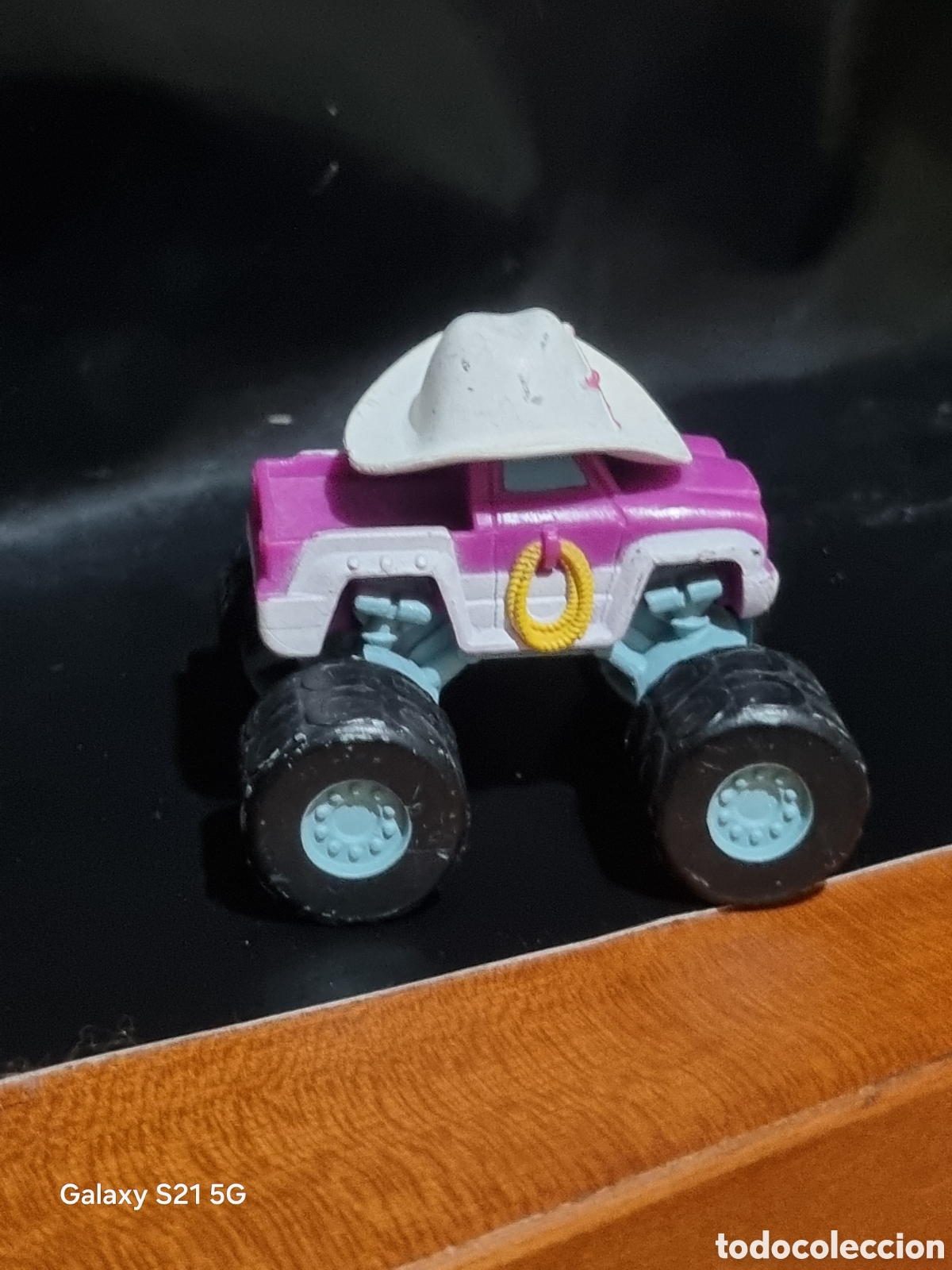 Figuras de goma y PVC: COCHE PVC VIACON COMANSI - Foto 3