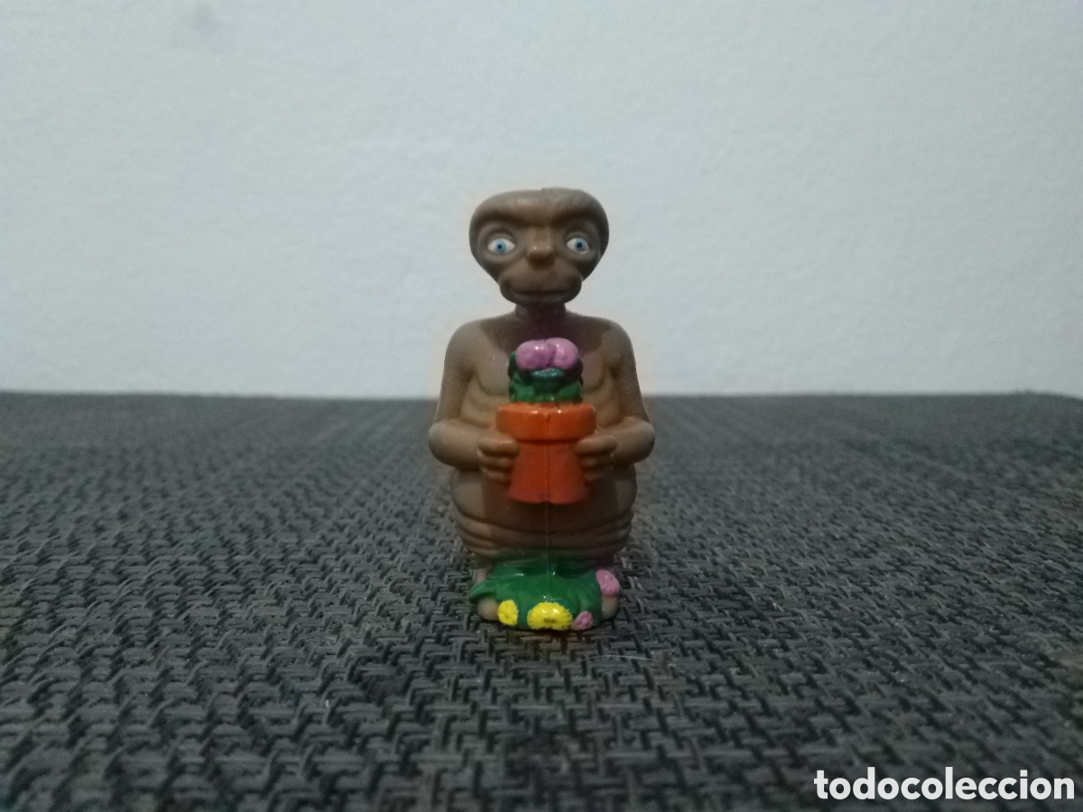 Figure di Gomma e PVC: FIGURA PVC E.T. CON FLORES EL EXTRATERRESTRE ET STEVEN SPIELBERG PELICULA A&Ntilde;OS 80 ELLIOT-MI CASA-