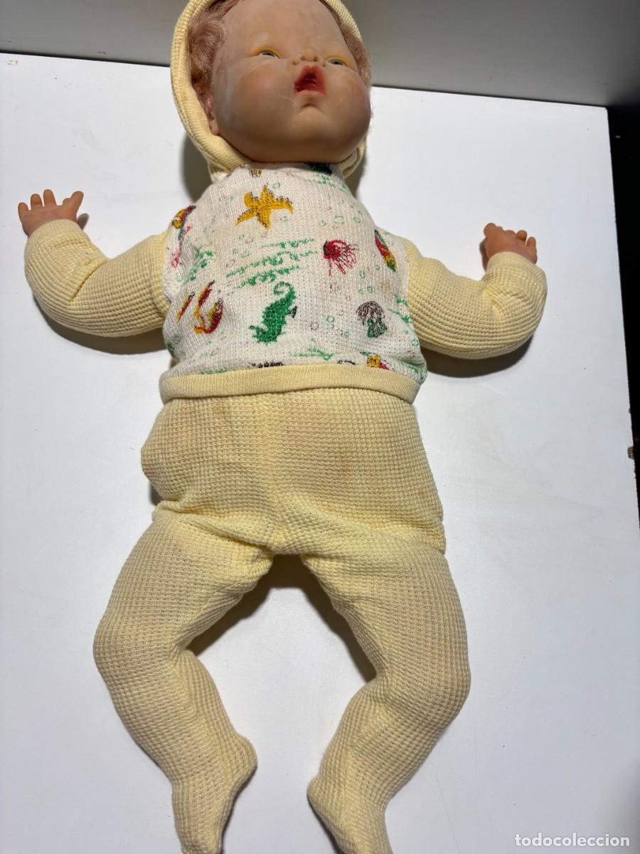 Figuras de goma y PVC: MU&Ntilde;ECO BEBE MUY ANTIGUO TELA Y GOMA