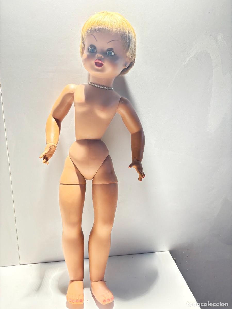 Figuras de Goma y PVC: ANTIGUA MU&Ntilde;ECA VIVIANA A&Ntilde;OS 50 ARTICULADA 94CM