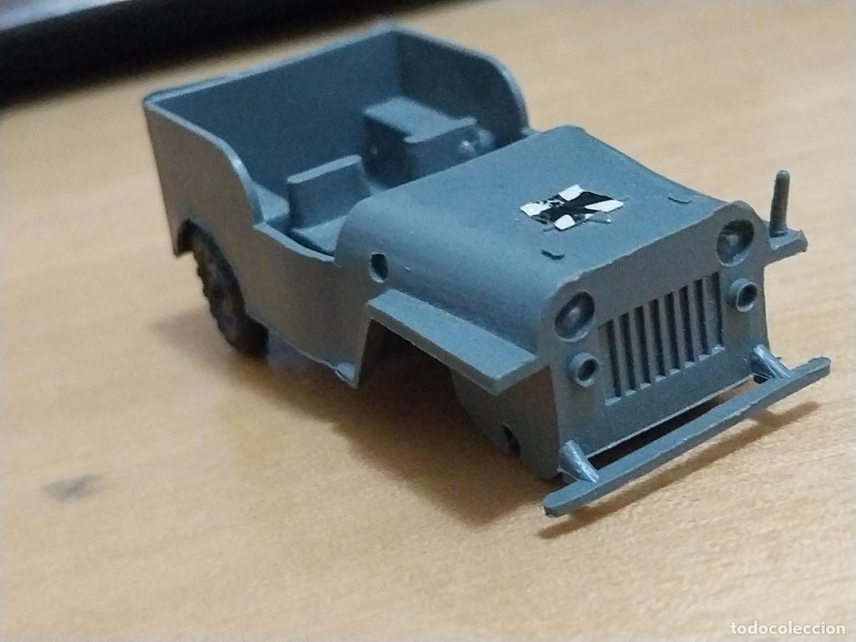 Figuras de goma y PVC: JEEP PLASTICO GRIS CHINA ANTIGUO 7CM LARGO ORIGINAL FALTAN RUEDAS DELANTERAS