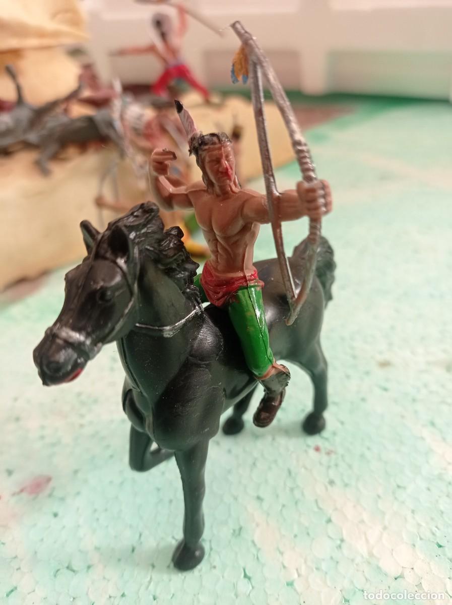 Figuras de goma y PVC: Indio de goma con caballo de comansi - Foto 1