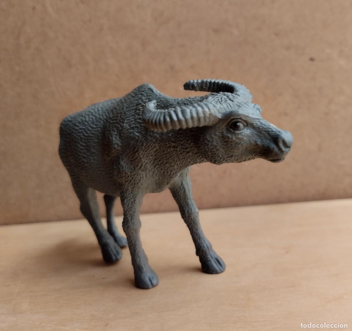 Figuras de Borracha e PVC: Figura de goma PVC de un b&uacute;falo. Color gris