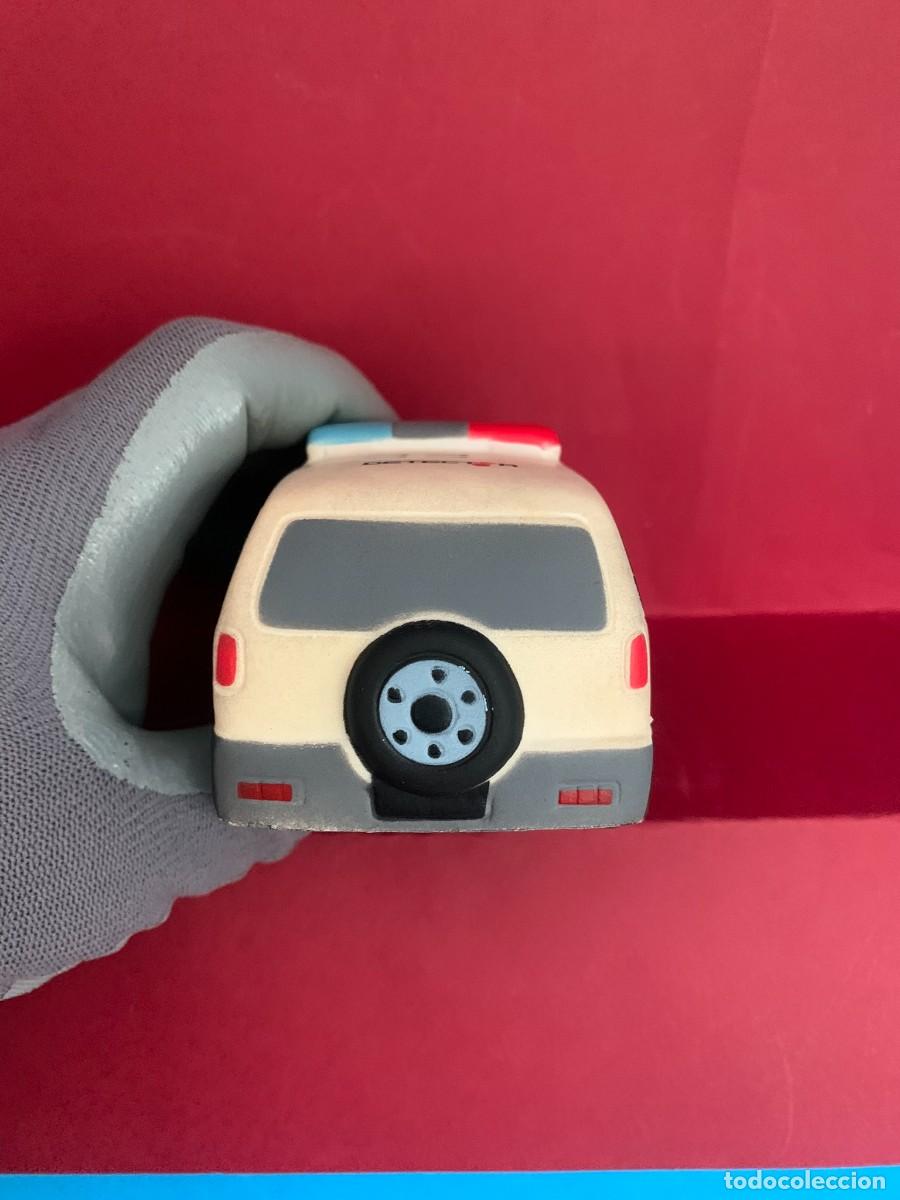 Figuras de goma y PVC: COCHE DE POLIC&Iacute;A DE GOMA - Foto 11
