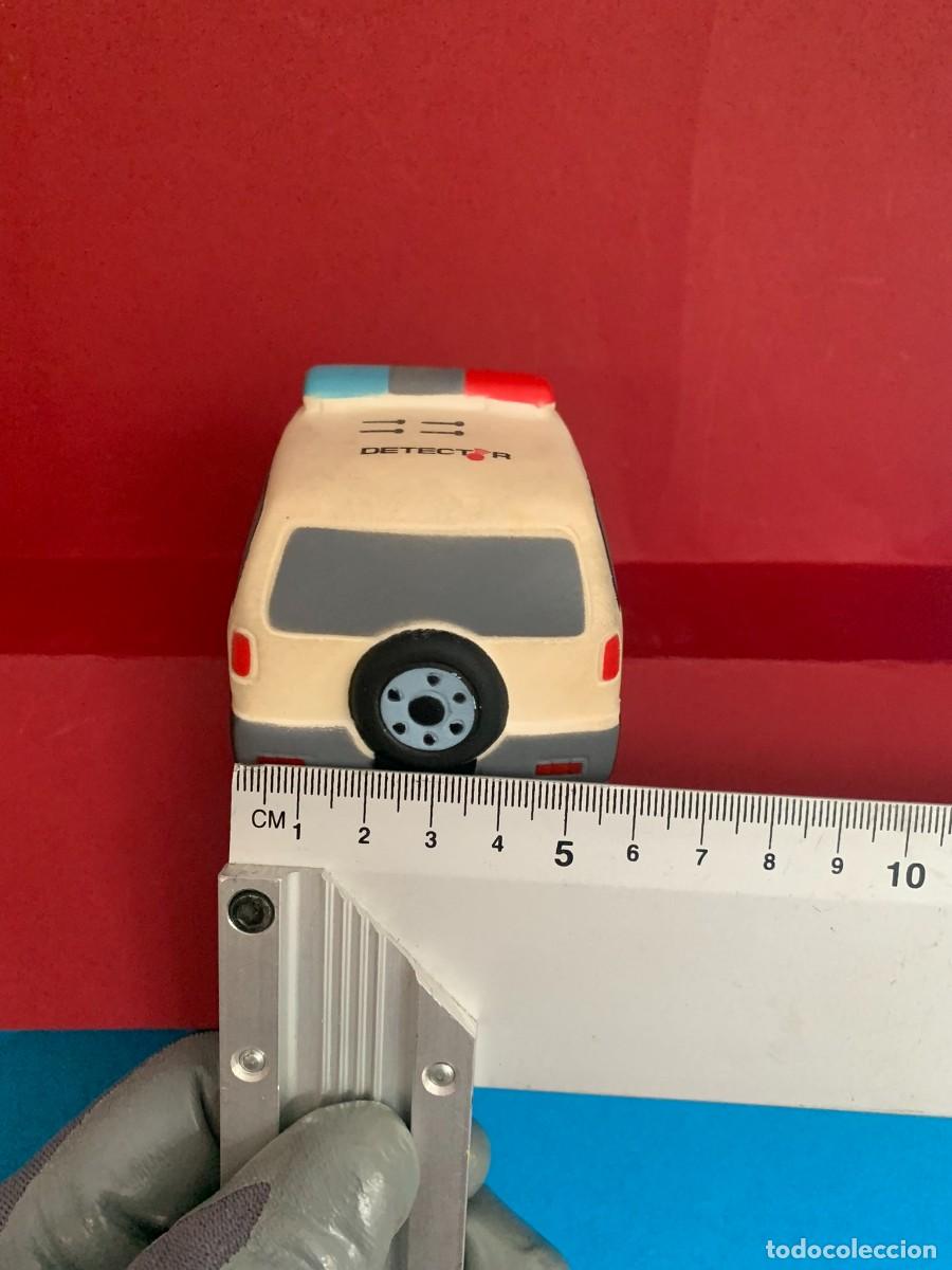 Figuras de goma y PVC: COCHE DE POLIC&Iacute;A DE GOMA - Foto 19