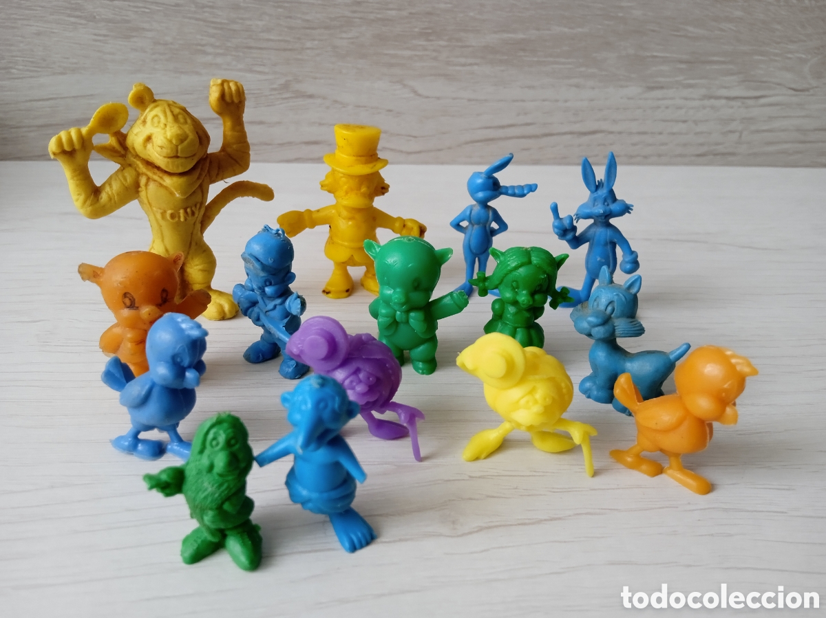 Figuras de goma y PVC: Figuras PVC tipo dunkin variado - Foto 1
