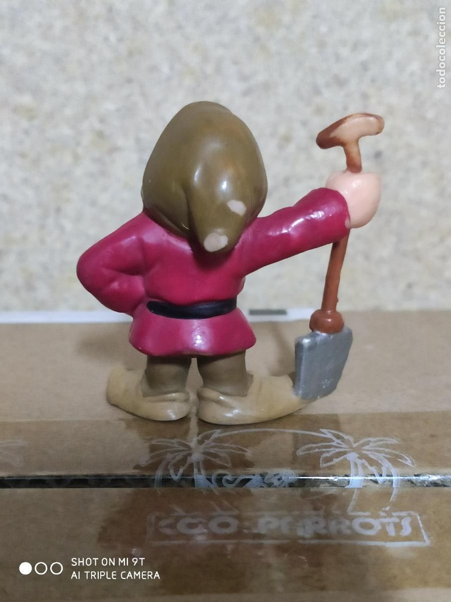 Figuras de goma y PVC: enano de blancanieves con pala bullyland - Foto 2