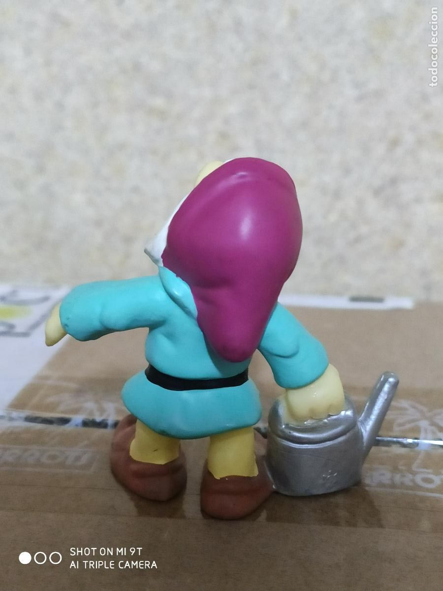 Figuras de goma y PVC: enano de blancanieves con regadera bullyland - Foto 2