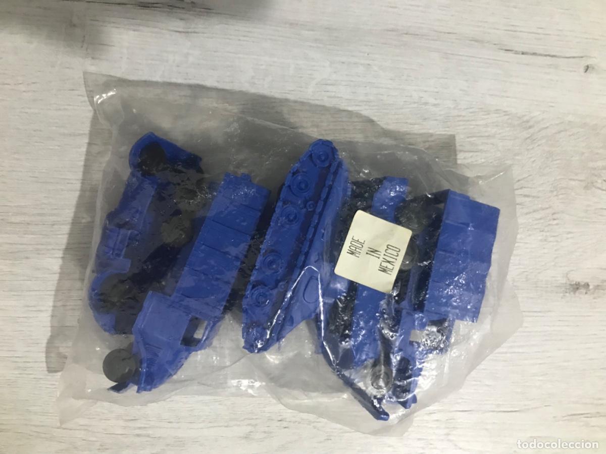 Figurines en Caoutchouc et PVC: Antigua bolsa con juguetes made in M&eacute;xico con 5 veh&iacute;culos militares