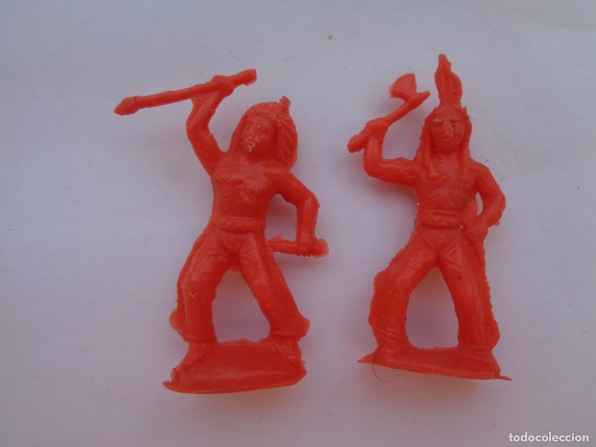 Figuras de goma y PVC: LOTE DE 2 ANTIGUAS FIGURAS DE PLASTICO DEL OESTE : INDIOS - Foto 1