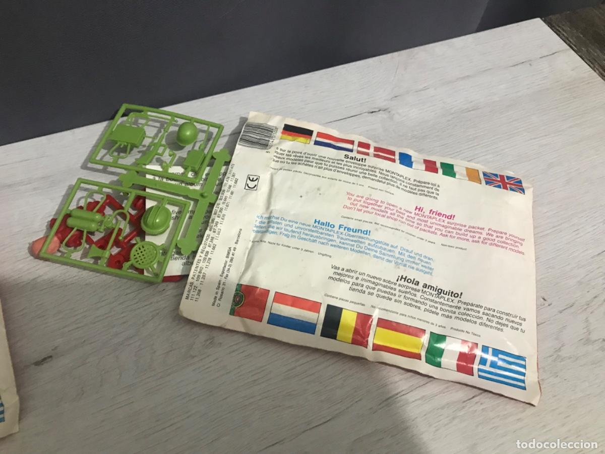 Figuras de goma y PVC: Lote de 2 sobres monta-man extra 1 - Foto 4