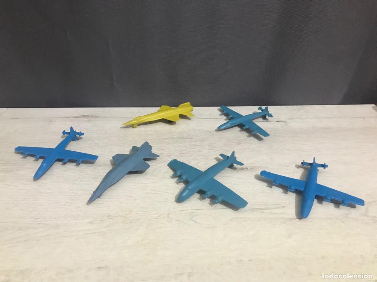 Figurines en Caoutchouc et PVC: Lote de 6 aviones de guerra realizado en pl&aacute;stico