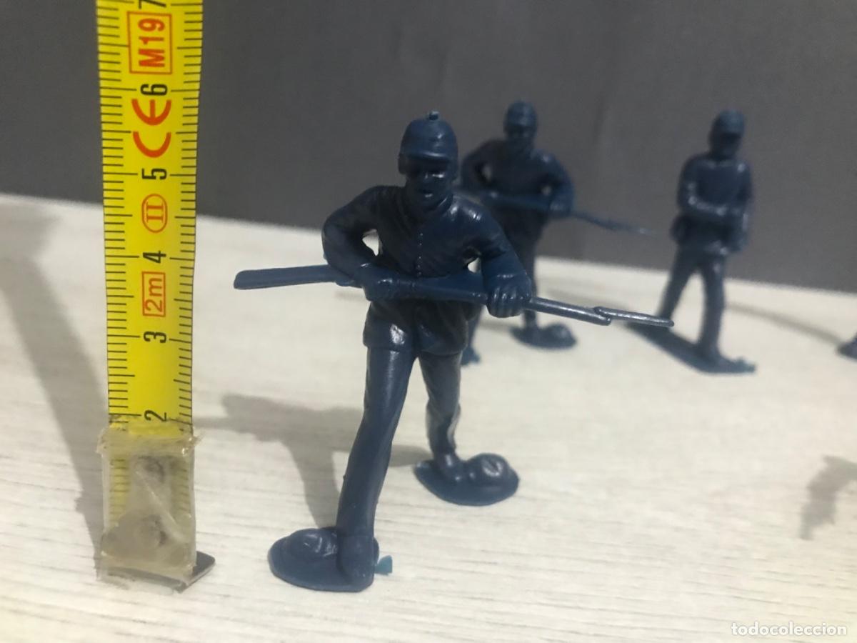 Figuras de goma y PVC: Lote de 10 figuras de pl&aacute;stico del ej&eacute;rcito chino - Foto 6