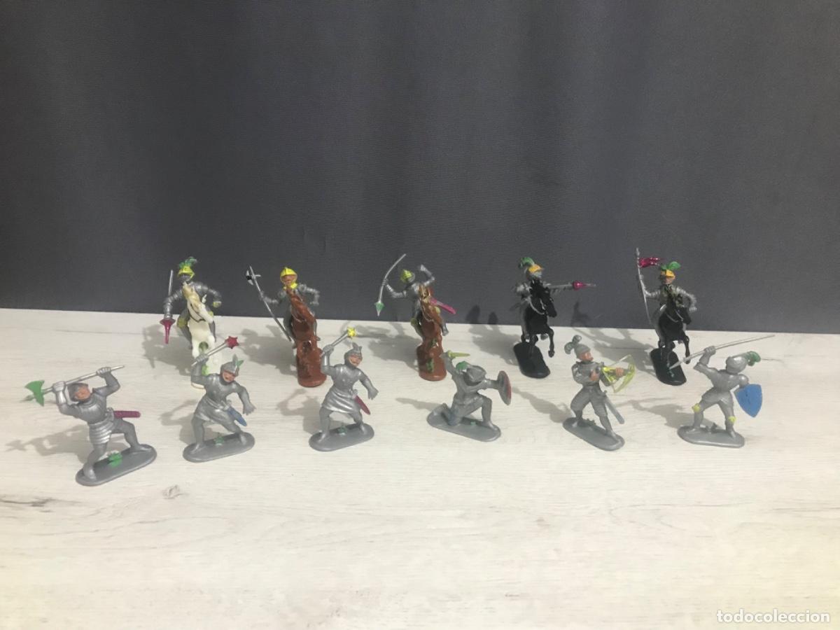 Gummi- und PVC-Figuren: Lote de 11 soldados guerrero medievales W. Germany son de plastico