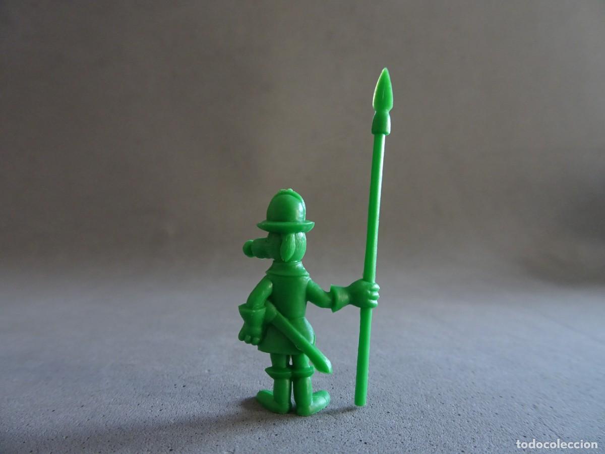 Figuras de goma y PVC: Figura Dunkin Dartacan y los mosqueperros - Foto 2