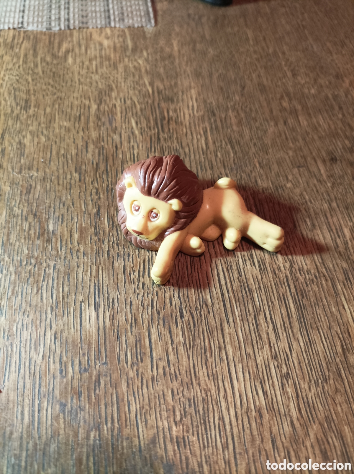 Figuras de goma y PVC: Mu&ntilde;eco PVC Le&oacute;n acostado - Foto 1